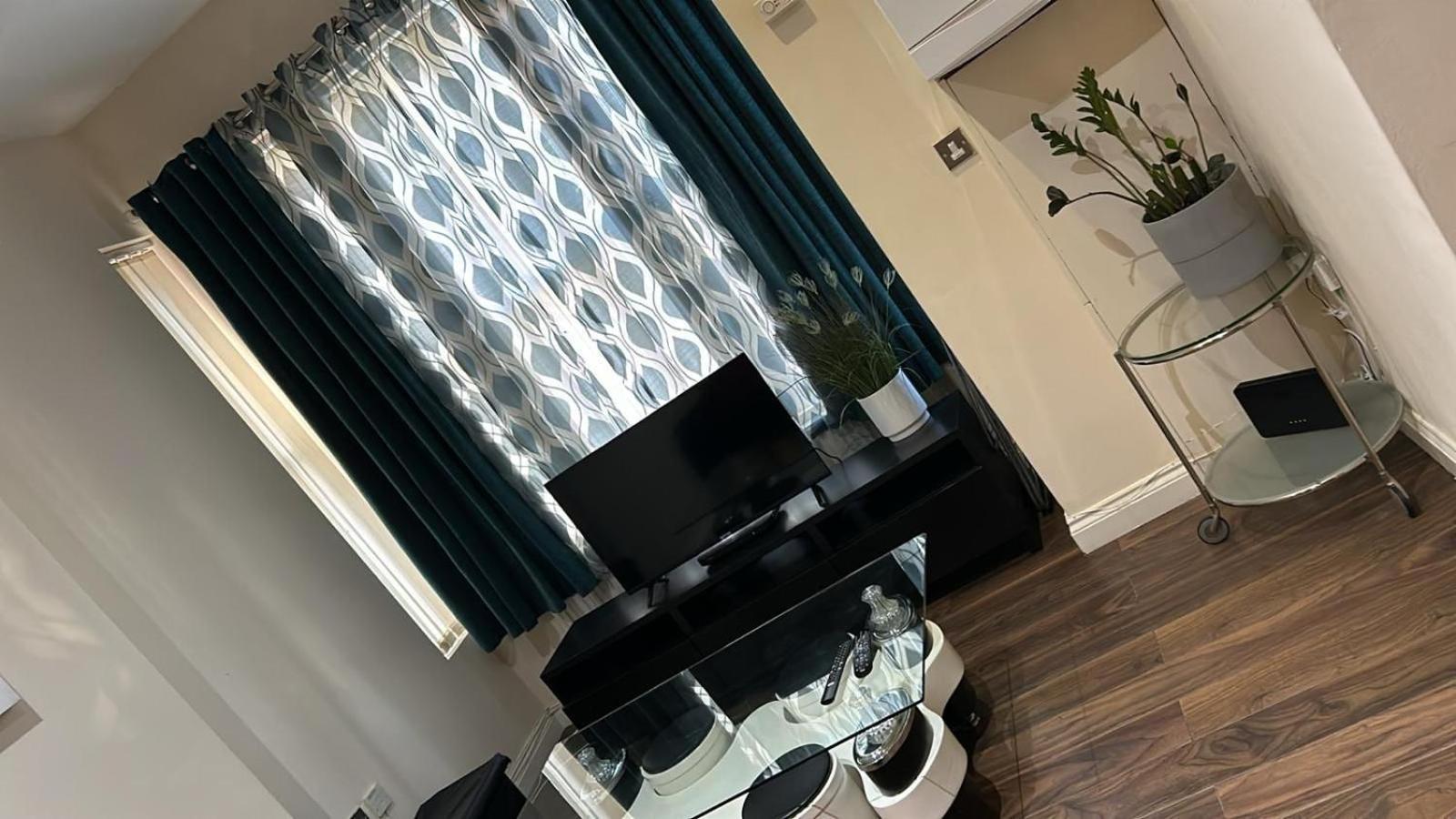 Luxurious 2 Bed Apartment Bedford Exterior foto