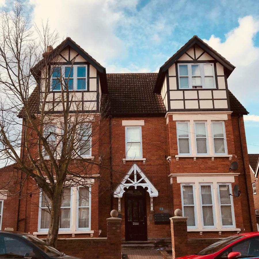 Luxurious 2 Bed Apartment Bedford Exterior foto